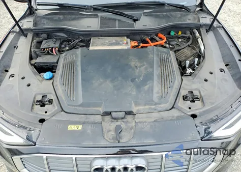 2019 Audi E-Tron Prestige из США, поврежденный, VIN WA1VAAGE7KB012304